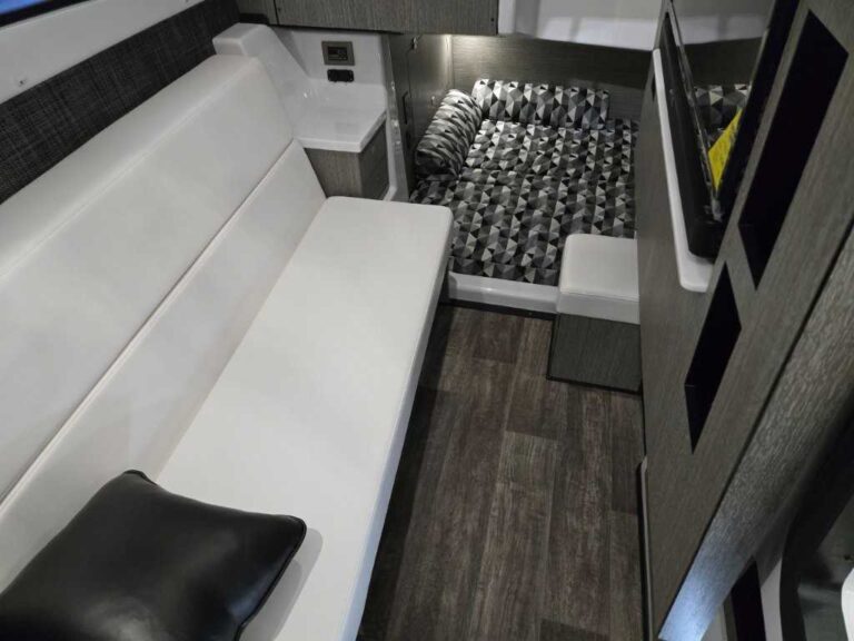 2025 Monterey 385SS - Triple V10 - Joystick US-RGFCP192J425 [photo 27]